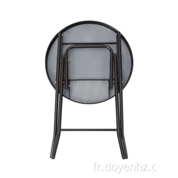 Table ronde en maille et chaises en maille